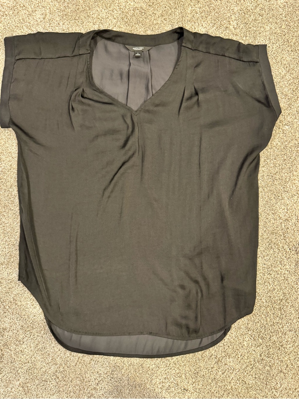 Vera Wang Black V-Neck Short Sleeve Blouse